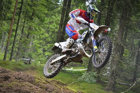 2017 Husqvarna TE 250/300 Enduros: QUICK SPIN - Cycle News