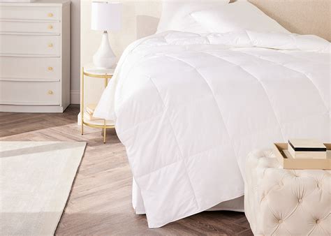 Supreme Softness Down Alternative Duvet | Mandarin Oriental Hotel Collection