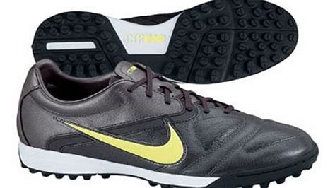 nike football trainers