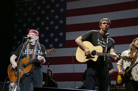 Texas Republican defends Willie Nelson after some fans turn on him