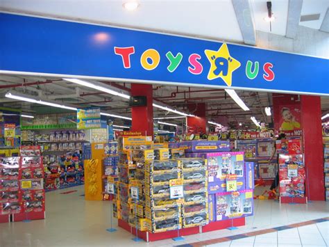 Toys R Us is closing down because kids don't go to shops anymore