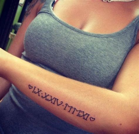 Love the Roman Numerals and placement | Fuentes para tatuajes, Ideas de tatuaje femenino ...