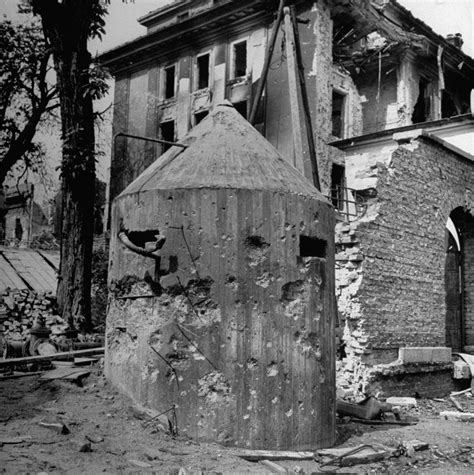 Adolf Hitler's Bunker and the Ruins of Berlin: Photos From 1945