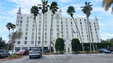 The Castle Hotel Orlando International Drive | Hotel Tour – Endless Summer Florida