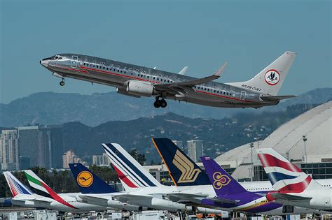 American Airlines Retro Livery Boeing 737 Photograph by Erik Simonsen