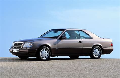 Die Historie der Mercedes E-Klasse Coupés und Cabrios - JESMB