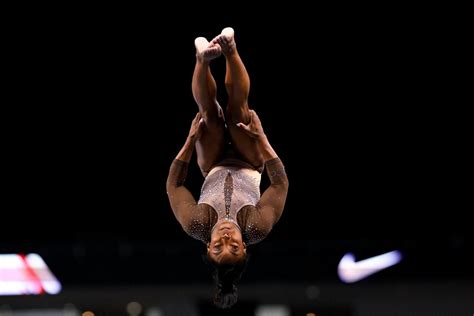 Watch Simone Biles nail a Yurchenko double pike vault at Olympics ...