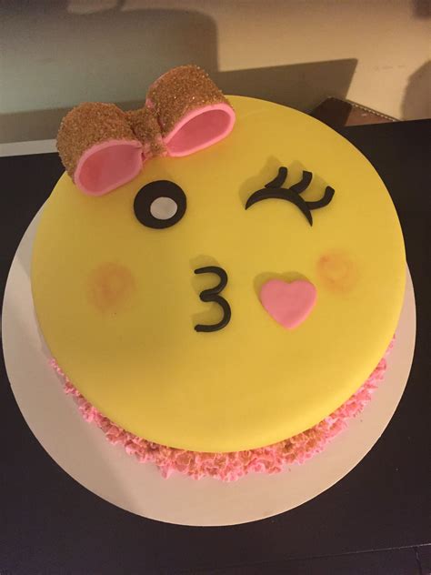 Emoji cake | Cake lover, Bakery cakes, Fondant cakes