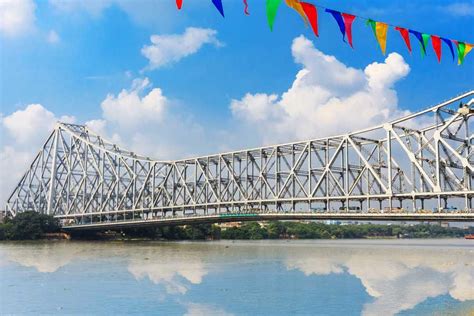 Howrah Bridge Kolkata: Entry fee, Best time to Visit, Photos & Reviews