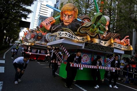 Japan Takes Halloween To A Whole New Level With A Parade (16 pics)