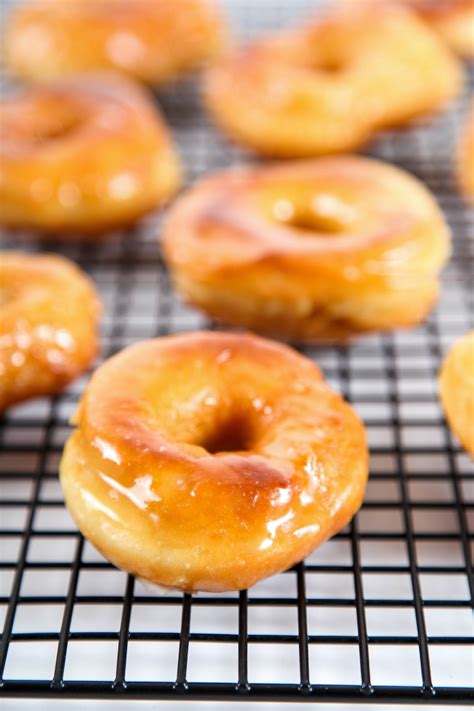 THE BEST COPYCAT KRISPY KREME DOUGHNUTS - Baking Beauty