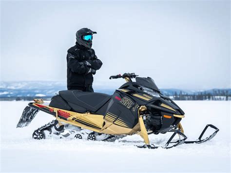 2024 Yamaha Sidewinder SRX LE EPS Snowmobiles Antigo Wisconsin SW1NSRLPRB