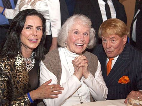 Doris Day at a gala for her Animal Foundation. She passed away today, aged 97. : r/lastimages