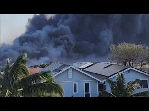 Wildfire on Maui kills at least 6 as it sweeps through historic town - YouTube