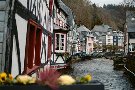 Monschau Christmas Market 2024 | Dates, Hotels & More - Christmas Markets in Europe