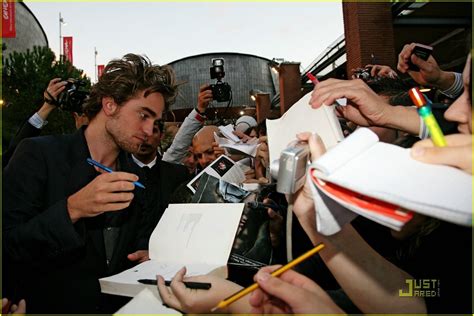 Twilight Premiere in Rome (Italy) - Robert Pattinson Photo (2718878 ...