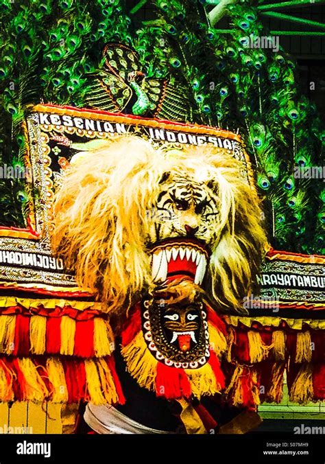 Reog ponorogo hi-res stock photography and images - Alamy