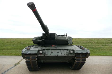 Leopard 2A4M CAN-002 Leopard Tank, Twin Turbo, Diesel Engine, Military ...