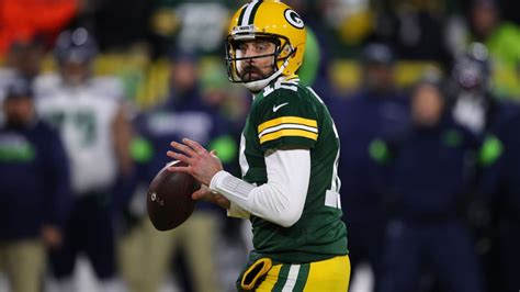 Packers, Rodgers fans on reported rift: ‘Love to see him stay’ | FOX6 ...