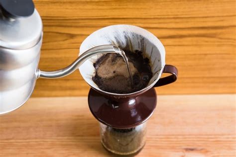 4 Reasons You Should Be Drinking Pour Over Coffee - TotallyUniqueLife.com