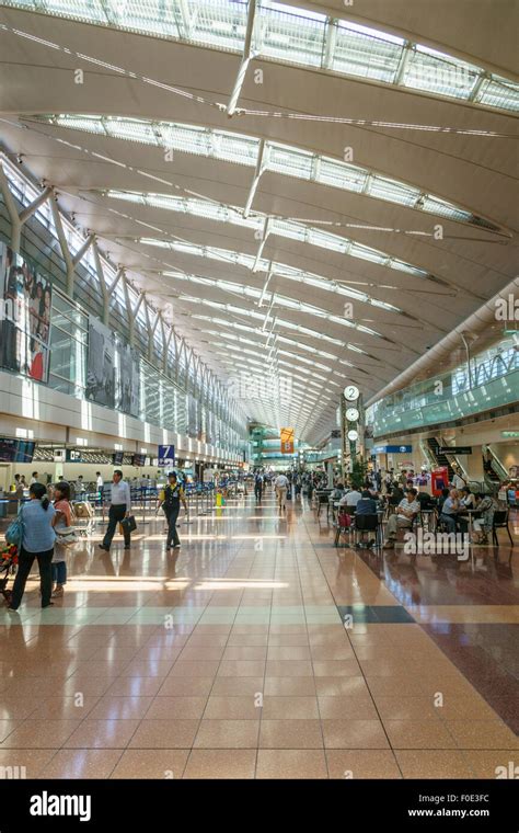 Haneda Airport Terminal 2 Stock Photos & Haneda Airport Terminal 2 ...