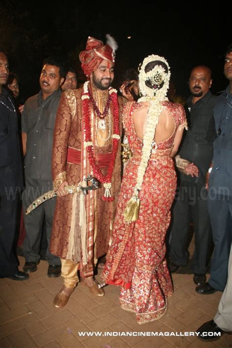 Shilpa shetty wedding latest stills – shilpa and raj possing after marriage « Bollywood Cinema ...