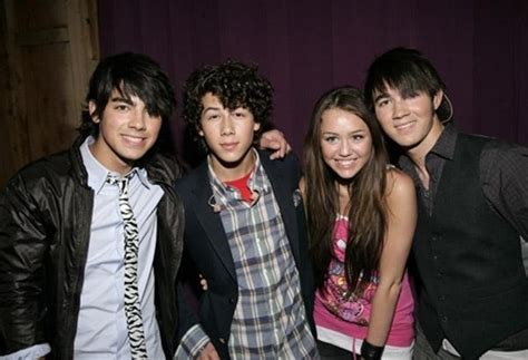 nick-miley - Miley Cyrus and Nick Jonas Photo (780723) - Fanpop