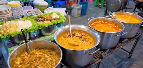 Chiang Mai Street Food: 10 Dishes You Must Try (Thailand)