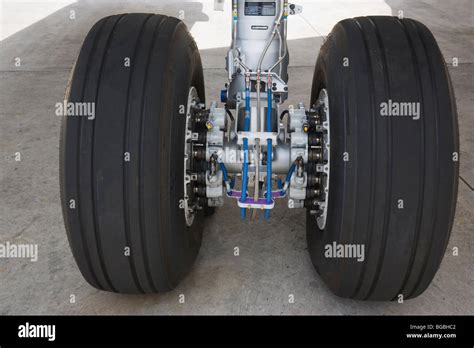 Airbus 320 landing gear, close up Stock Photo - Alamy