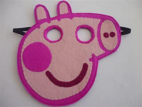 Felt Peppa Pig mask/toy/dress up/costume for children. £8.00, via Etsy. | Peppa pig mask, Peppa ...