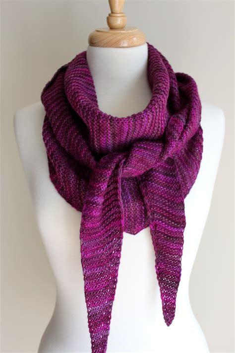 Free Knitting Patterns: Totally Triangular Scarf - Leah Michelle ...
