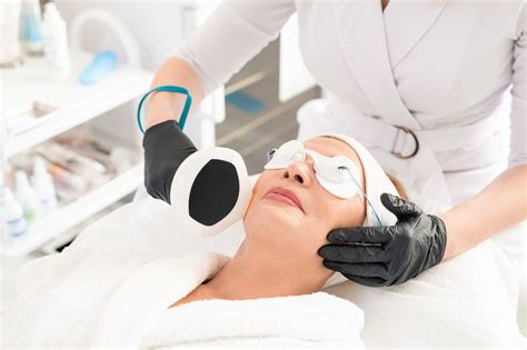 Best Facial Clean ups & Laser Treatments in Mumbai