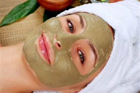 7 Best Homemade Face Masks To Detox Your Skin