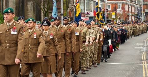 Remembrance Sunday 2015: Thousands remember war heroes - Get West London