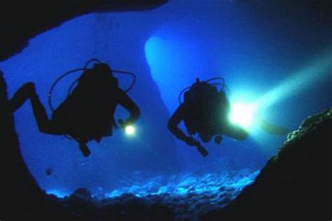 Hawaii Night Scuba Diving, Honolulu Hawaii