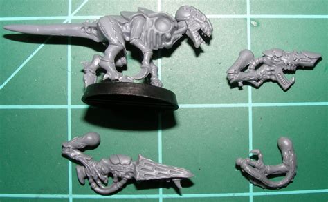 Maximum Heresy: Tutorial: Swappable weapons without using magnets - Tyranid Termagant edition.