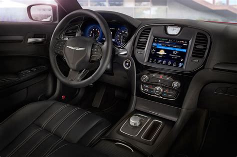 2015 Chrysler 300S Interior - Car Body Design