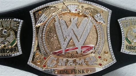 CM Punk Gives Away His WWE Championship Belt Wrestling News - WWE News ...