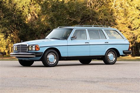 Mercedes-Benz 300TD W123 Station Wagon - The Best German Daily Driver Of All-Time?