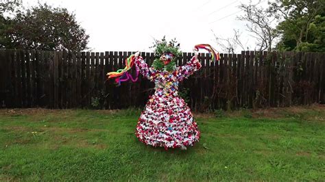 Midsommar May Queen Halloween Costume : 8 Steps - Instructables