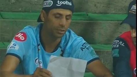 Ashish Nehra hilariously reveals secret behind his viral 'paper ...