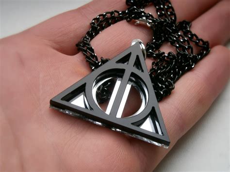 Harry Potter Necklace, Black and Mirror Plastic, Deathly Hallows