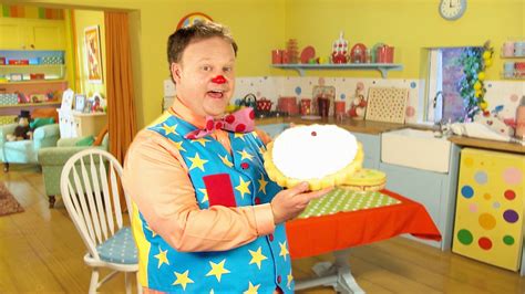 At Home with Mr Tumble - Series 1: 16. Baking a Cake - BBC iPlayer