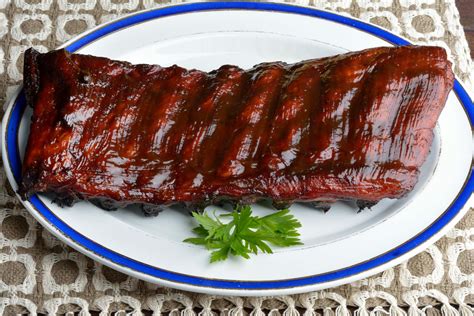 How to Cook a Rack of Ribs in the Oven