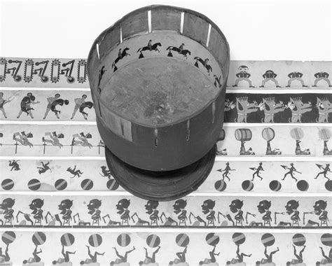 Zoetrope | History of photography, Persistence of vision, Stop motion