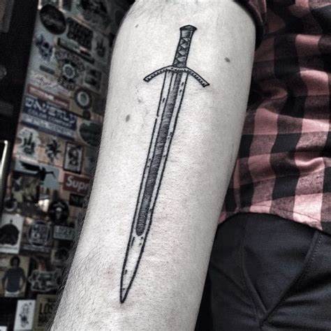 Update more than 81 minimalist small sword tattoo best - in.cdgdbentre