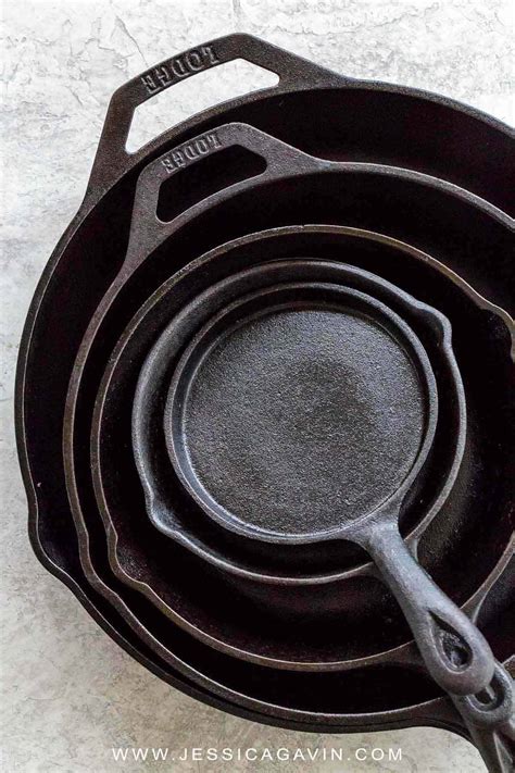 Cast Iron Skillets: How to Cook, Clean, and Season - Jessica Gavin