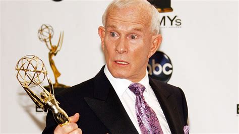 Tom Smothers, of 'Smothers Brothers Comedy Hour,' Dies at 86