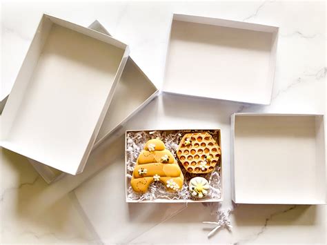 cookie boxes | cookie packaging | cookies | white cookie box | clear lid