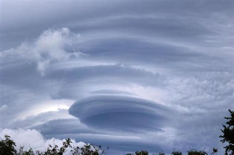 Le cyclone Belal « devrait directement impacter et traverser » la Réunion, selon Météo France ...